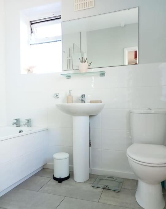 Vila House With Free Parking And Large Garden Wyke Regis Exteriér fotografie