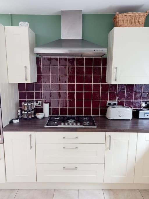 Vila House With Free Parking And Large Garden Wyke Regis Exteriér fotografie